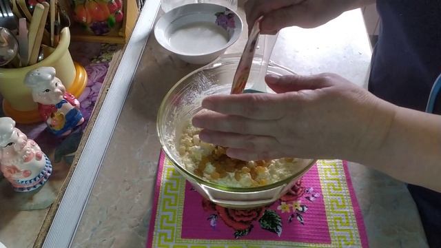 Творожно-манная запеканка с изюмом. Мамочки! Этот рецепт для ваших деток. смотреть онлайн