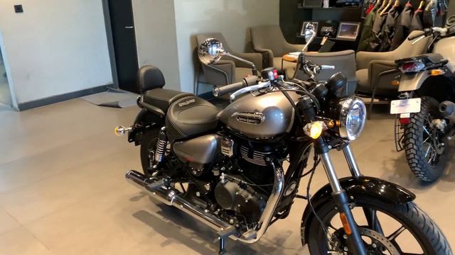 Meteor 350 Custom Silver With NAME BADGE ON TANK - How to Do ? смотреть онлайн