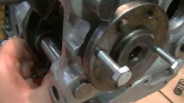 Доработка ГБЦ двигателя Москвич 412, УЗАМ, спортивная гбц с распредвалом ОКБ 78, сборка, часть 1. смотреть онлайн