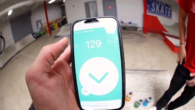 Father & Son BOTTLE FLIP CHAMPIONSHIP! смотреть онлайн