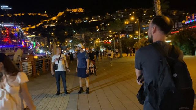 АЛАНЬЯ 2022\НОЧНАЯ АЛАНЬЯ\УЛИЦА БАРОВ АЛАНЬЯ\НОЧНАЯ ЖИЗНЬ АЛАНИИ\ПОРТ АЛАНИИ\КОРАБЛИ