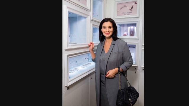 Екатерина Стриженова выставила напоказ голое тело