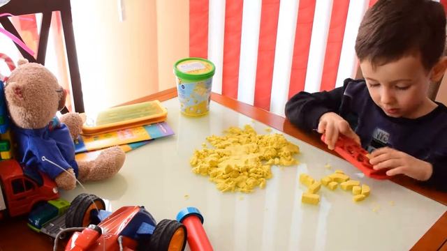 Учим цифры и лепим замки с массой для лепки Bubber Waba Fun