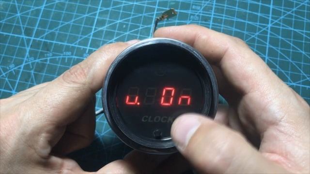 АВТОМОБИЛЬНЫЕ ЧАСЫ ТЕРМОМЕТР ВОЛЬТМЕТР смотреть онлайн