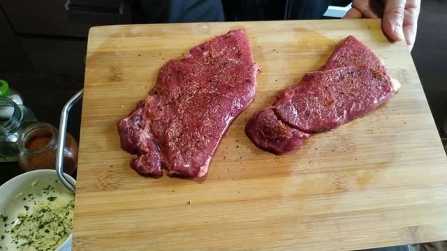 СТЕЙК ИЗ МРАМОРНОЙ ГОВЯДИНЫ BLACK ANGUS. ПРАВИЛЬНАЯ ПРОЖАРКА. смотреть онлайн