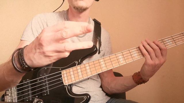 Andrew Gouche Bass Lick with Arpeggio from Chaka Khan's song "Ain't nobody" смотреть онлайн