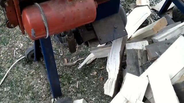 Как наколоть дров. Самодельный дровокол с гидроцилиндром. смотреть онлайн