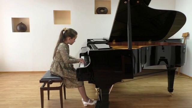 Пулатова Камила Купревич Маки в поле смотреть онлайн