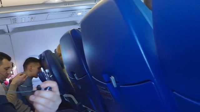 Развлечения на борту самолёта компании Аврора смотреть онлайн
