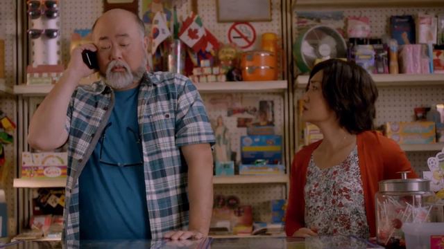 Butt-dial fail | Kim's Convenience смотреть онлайн
