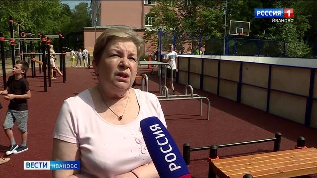 Завершены строительные работы на спортплощадке возле 49-й школы смотреть онлайн