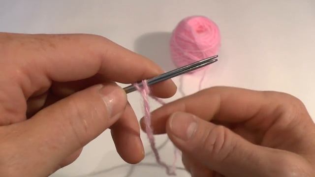 Самый необычный способ набора петлей спицами для начинающих смотреть онлайн