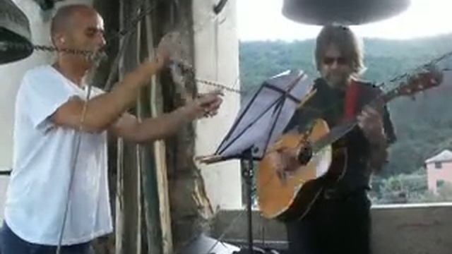 Beppe Gambetta duet with Church Bells