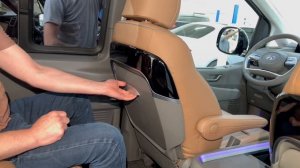 Откидные столики на спинки сидений в любой авто на примере Staria