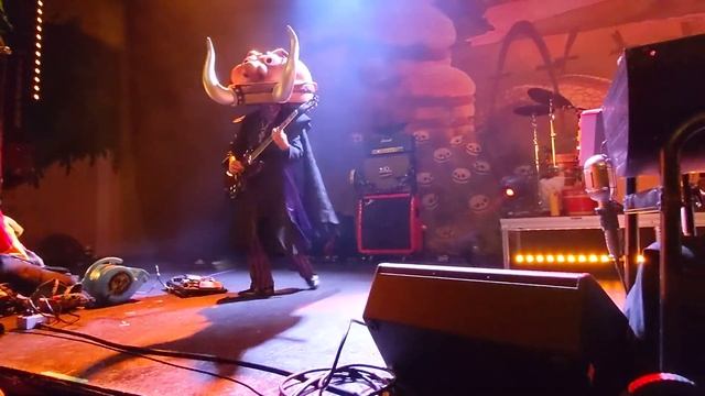 Mac Sabbath enter to "Organic Funeral (food parody of Black Sabbath's "Electric Funeral") " смотреть онлайн