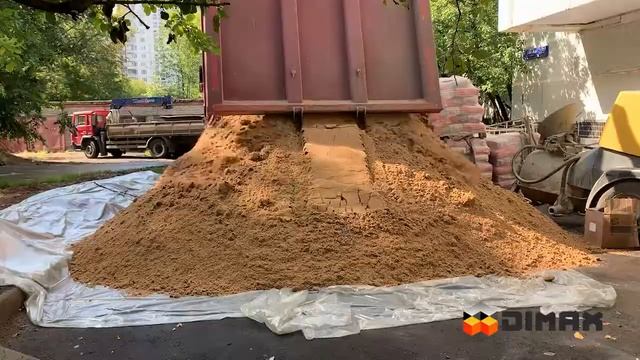 Полусухая стяжка пола в офисе.