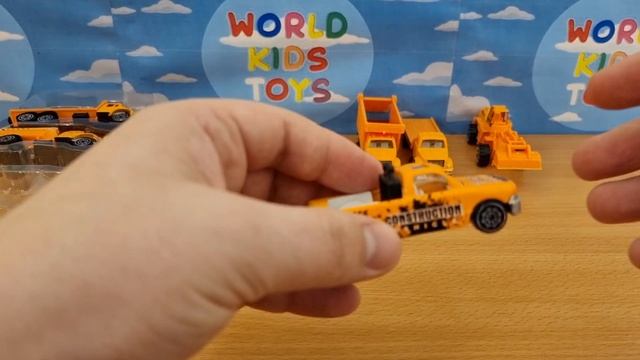 Распаковка игрушечных машинок. смотреть онлайн