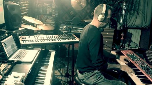 Roland Juno DS 88 by Mex (Subtitles)