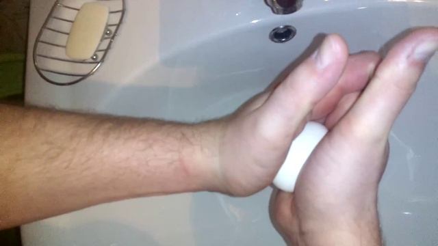 Как раздавить яйцо ладонями. смотреть онлайн