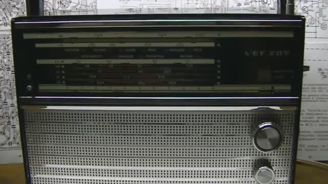 ВЭФ 202- подготовка и НЕстандартная установка планки FM. смотреть онлайн