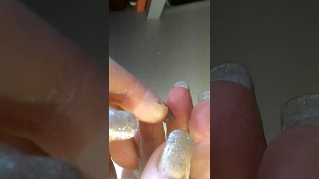 Супер суперклей! Даже и не думала что от него можно получить ожог (( смотреть онлайн