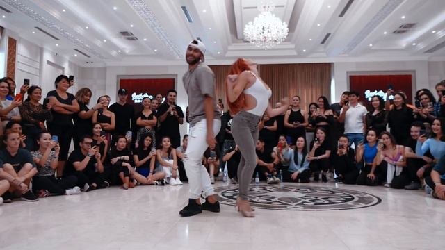 Miguel y Sunsi Bachata - Daniel Santacruz - Lo Dice la Gente смотреть онлайн