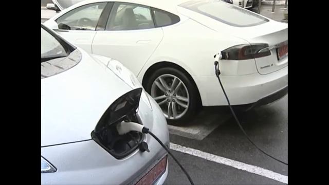 Безопасность зарядных станций для электромобилей Nissan Leaf, Tesla Model S и др. смотреть онлайн