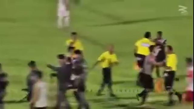 Месси и Роналдо получают красную карточку смотреть онлайн