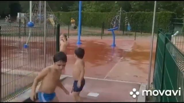 Водный парк во Франции смотреть онлайн