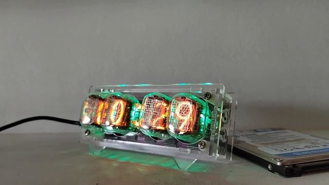 Ламповые индикаторные часы ИН-12, 4 лампы, акрил. смотреть онлайн