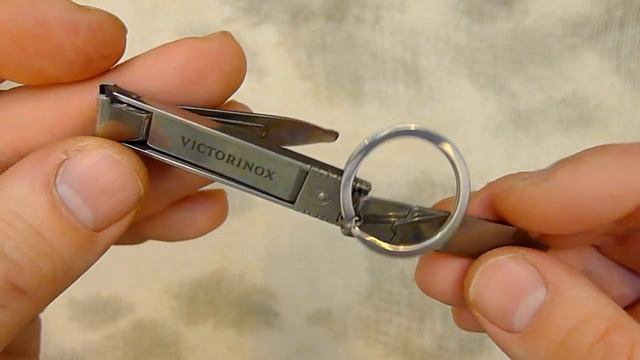 Видео обзор книпсера с пилочкой для ногтей от "Victorinox". смотреть онлайн