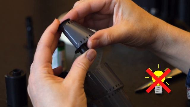 Как заправить пленку в кассету. 88 выпуск. Учимся работать с фотоплёнкой. смотреть онлайн