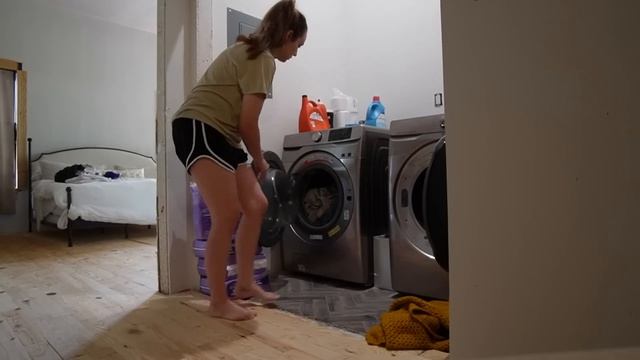 my PRODUCTIVE ROUTINE that helped me renovate our home myself | XO, MaCenna Vlogs смотреть онлайн