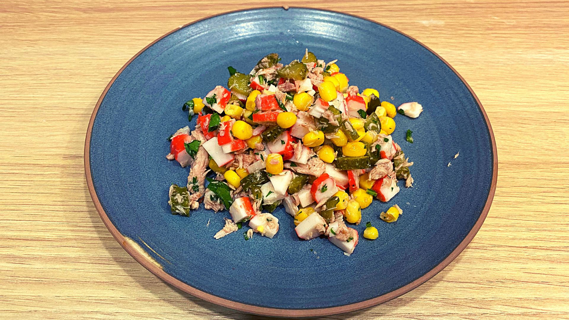 Салат с тунцом посоветовала подруга из Дубая) Готовится быстро и просто) Советую попробовать!!!