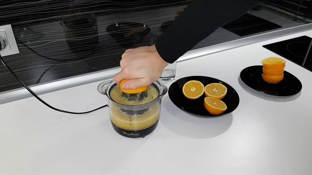 Moulinex PC120870 PC120110 Соковыжималка для цитрусовых. смотреть онлайн