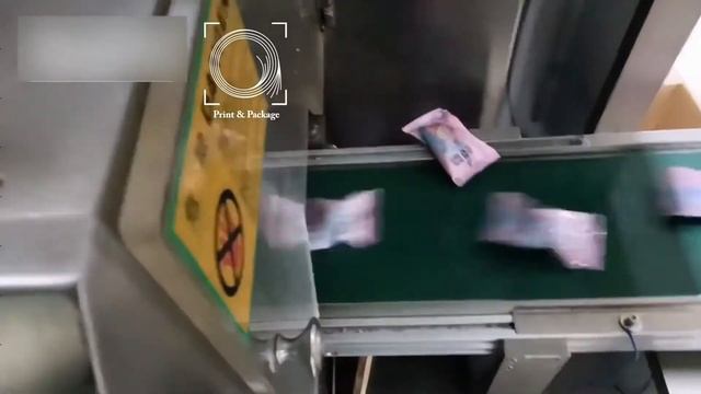 Оборудование для упаковки конфет во флоупак с автоподачей