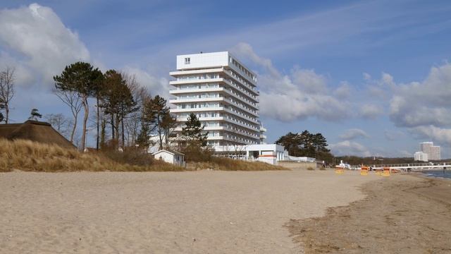Niendorf, Timmendorfer Strand, Germany: Strand (Beach), Ostsee (Baltic Sea) - 4K Ultra HD Video смотреть онлайн