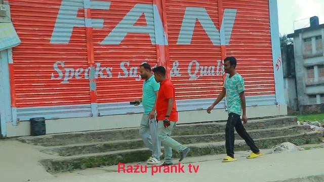 Fake Dog Bark Vs Man Scary Prank 2023 !! Try To Not Laugh Challenge By Razu prank tv смотреть онлайн