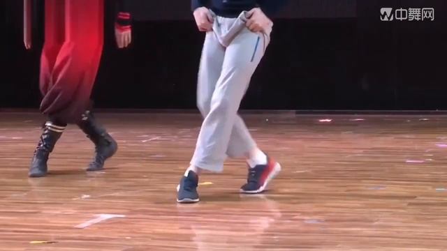 《硬腕组合》 蒙古舞教学合集 丁琦睿 上海戏剧学院舞蹈学院 смотреть онлайн