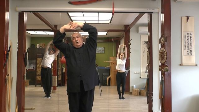 Мастер ВАЛЕРИЙ МАРТЫНОВ -ПОДГОТОВИТЕЛЬНЫЕ  УПРАЖНЕНИЯ ТАЙ ЦЗЫ ДЛЯ НАЧИНАЮЩИХ  15.8.2020г.