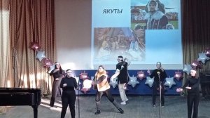 танец якутов на фестивале народов России