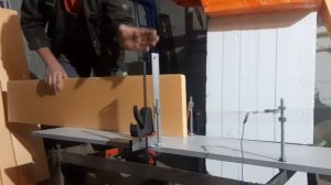 Резка пенопласта.