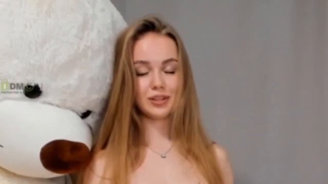 Model and bear смотреть онлайн