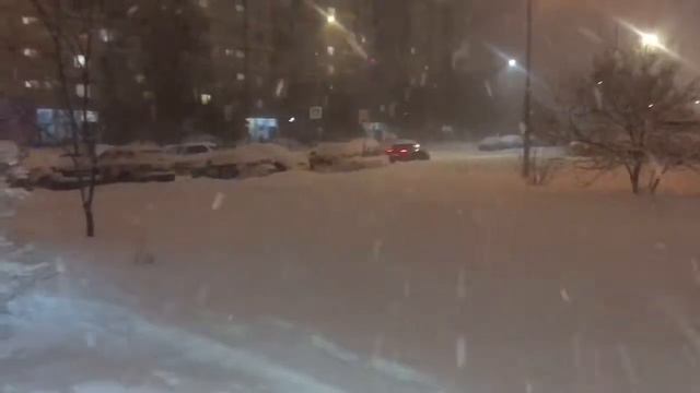 ЖУТКИЙ СНЕГОПАД В МОСКВЕ 2 АПРЕЛЯ 2022! смотреть онлайн