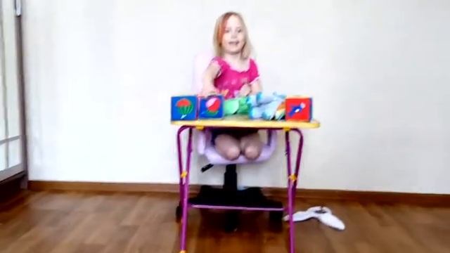 Как весело навести порядок в комнате? Игрушки летят прямо в руки! смотреть онлайн