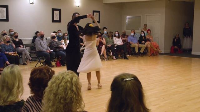 Bolero Show Dance at Ultimate Ballroom Dance Studio смотреть онлайн