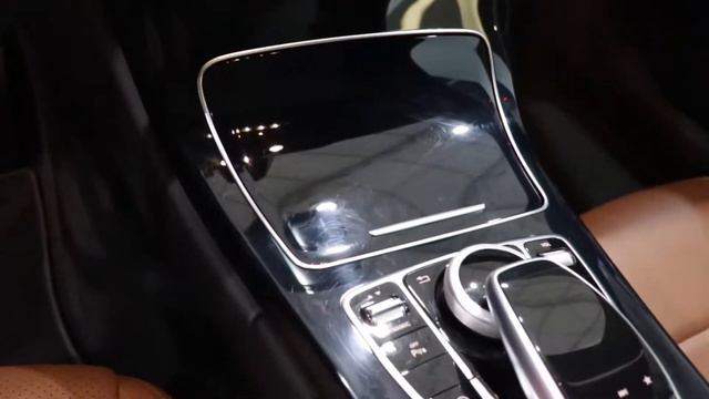 Mercedes C 180 Coupe 2018 Azul - Interior смотреть онлайн