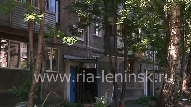 В Ленинске-Кузнецком приступили к ремонту подъездов смотреть онлайн