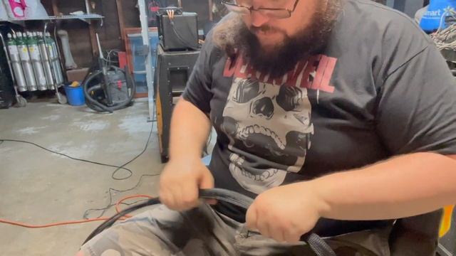 Too Many Cables? NO PROBLEM!! THE PEDAL PYTHON IS HERE!! смотреть онлайн