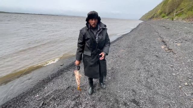 Ловля верхогляда на резинку. Монстры Верхогляды клюют как бешеные. Рыбалка на Амуре. смотреть онлайн